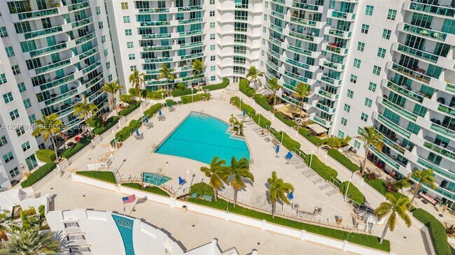 Photo - 7910 Harbor Island Dr