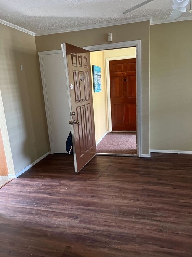 Photo - Great 2 Bedroom Condo !