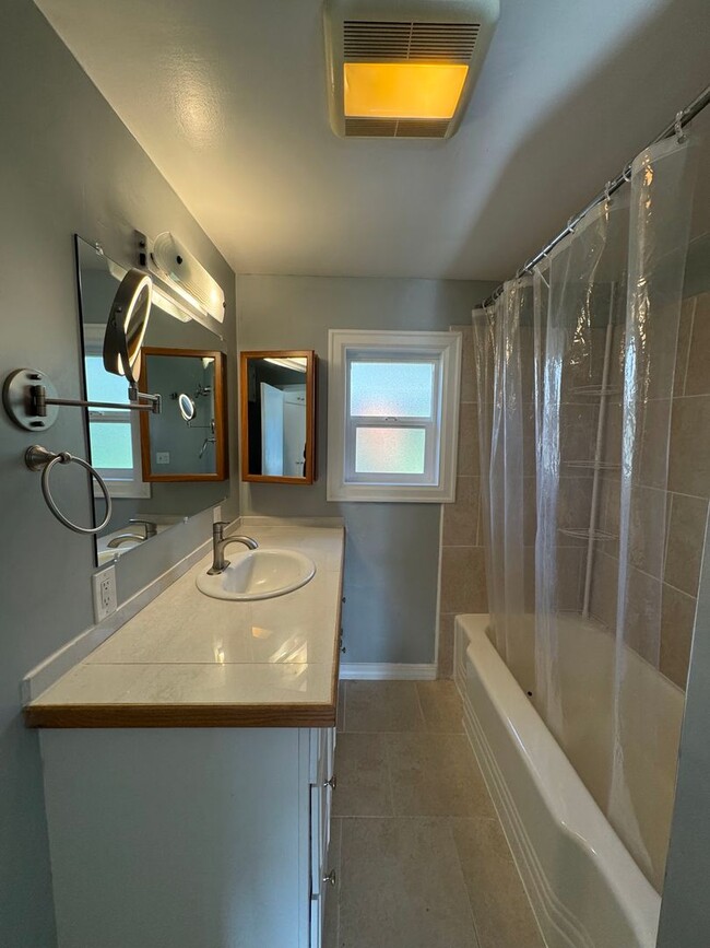 Photo - 4 Bedroom, 2 Bath House in SE Eugene