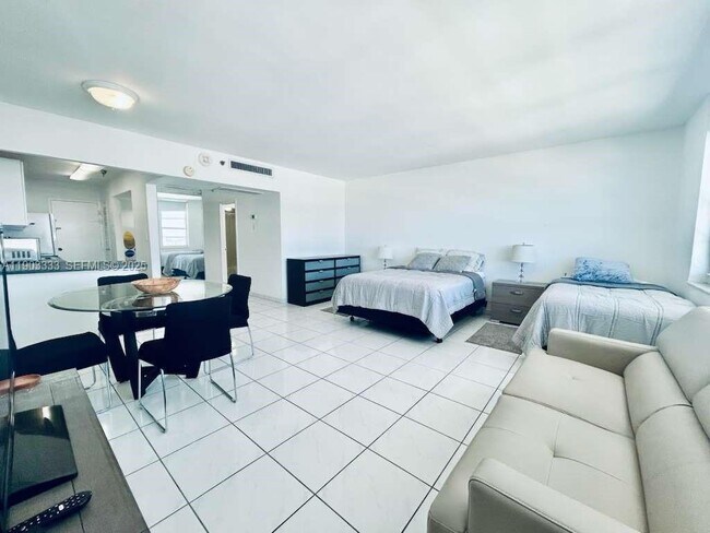 Building Photo - 100 Lincoln Rd Unit 1639