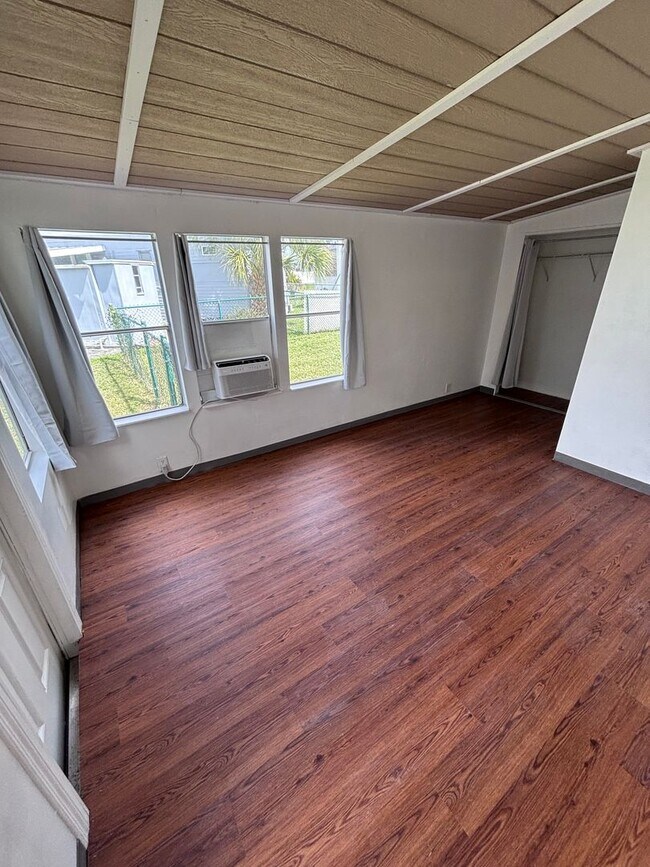 Photo - 508 50th Ave Dr W
