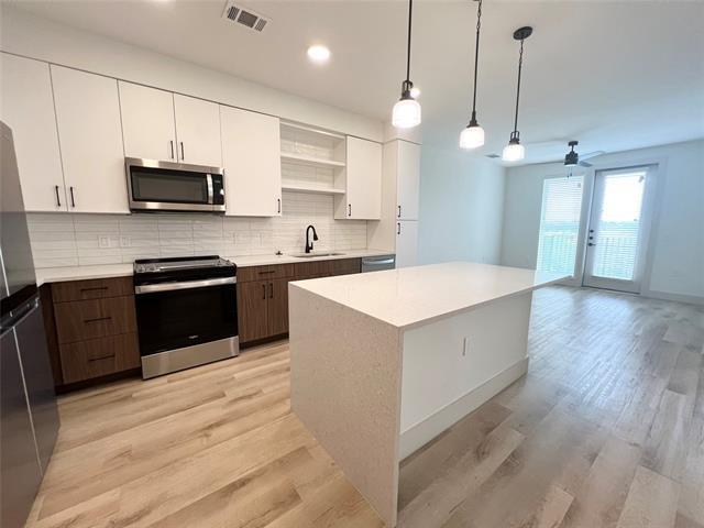 Photo - 501 E College St (Lewisville, TX)