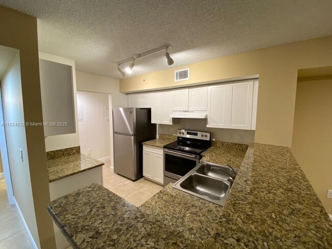 Photo - 4824 N State Rd 7