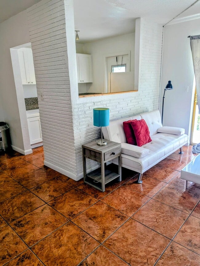 Photo - 20400 NW 7th Ave Unit 204