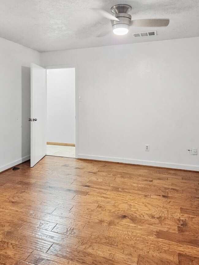 Building Photo - 17510 Lobo Trail