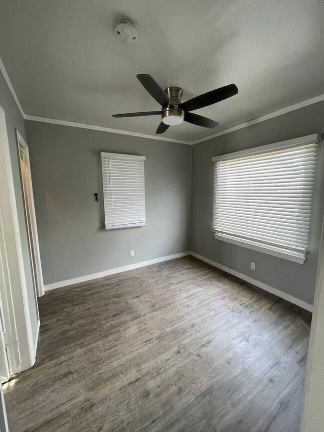 Photo - 241 W 80th St