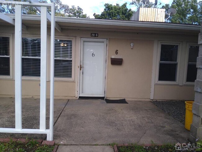 Building Photo - 20 New Rd Unit 6 Rental