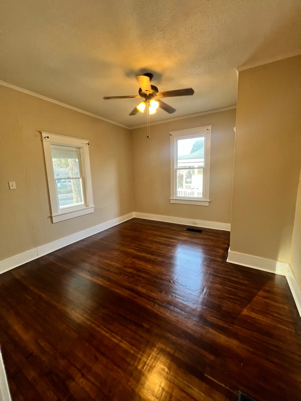 Photo - 1994 Manila Ave