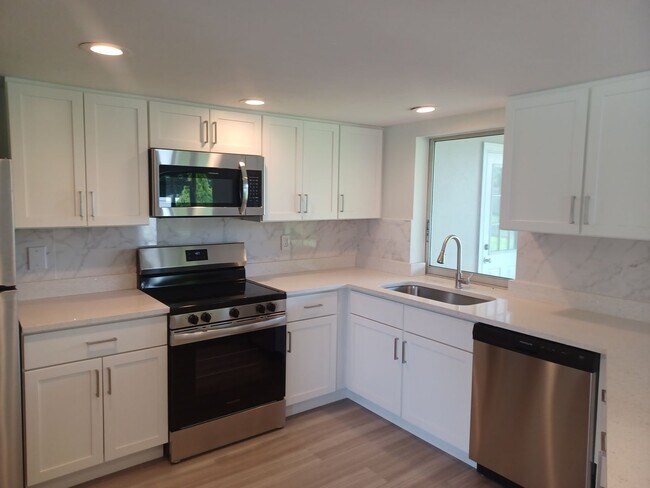 Photo - NEWLY REMODELED Charming 2 BR / 2 BA Home ...