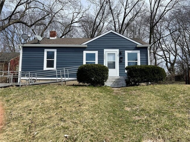 Photo - 3923 Millersville Dr House