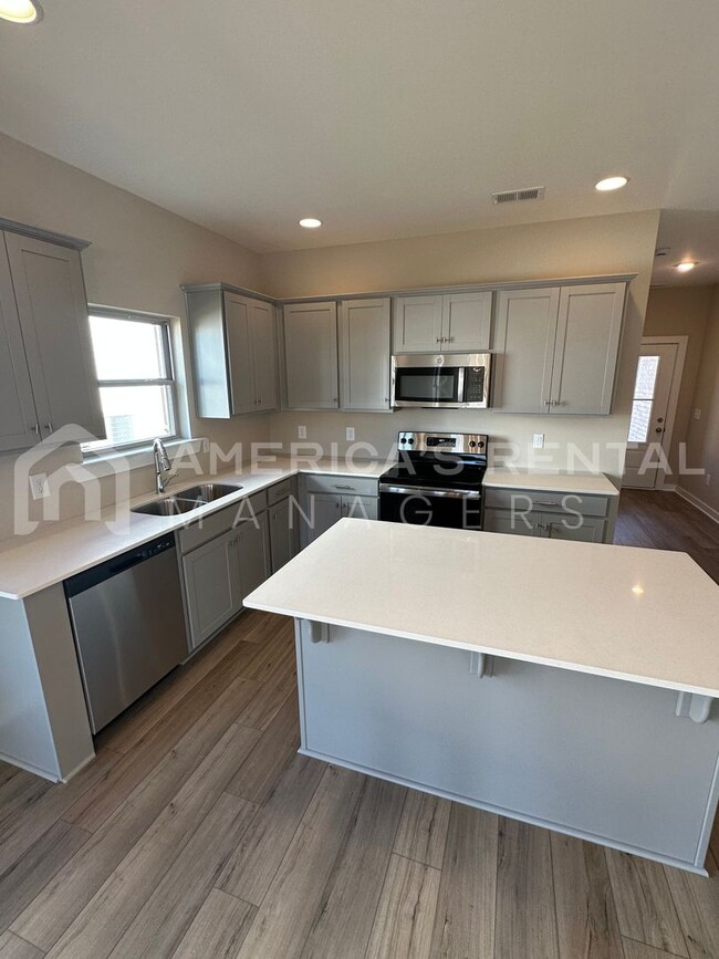 Photo - Home for Rent in Bessemer, AL!!! Available to View NOW!