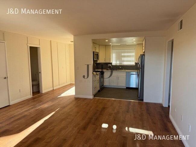 Photo - 526 S Tulip St Unit 2