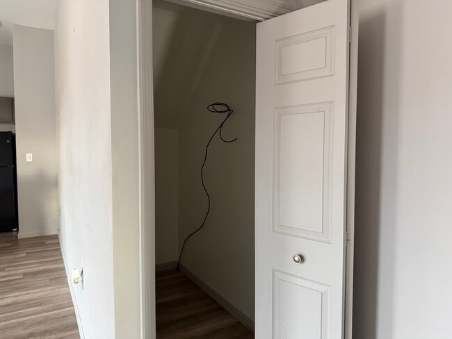 Building Photo - 101 E Saint Louis St Unit 1A