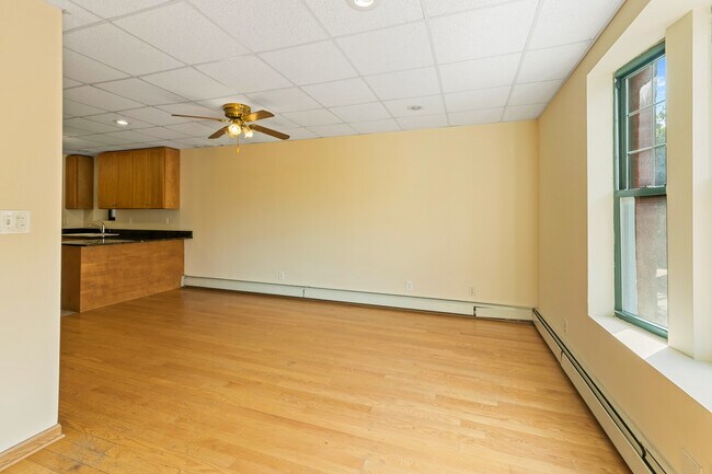 Photo - 1435 E 53rd St Unit 2W