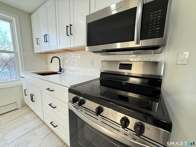 Building Photo - 53 Mahl Ave Unit 3