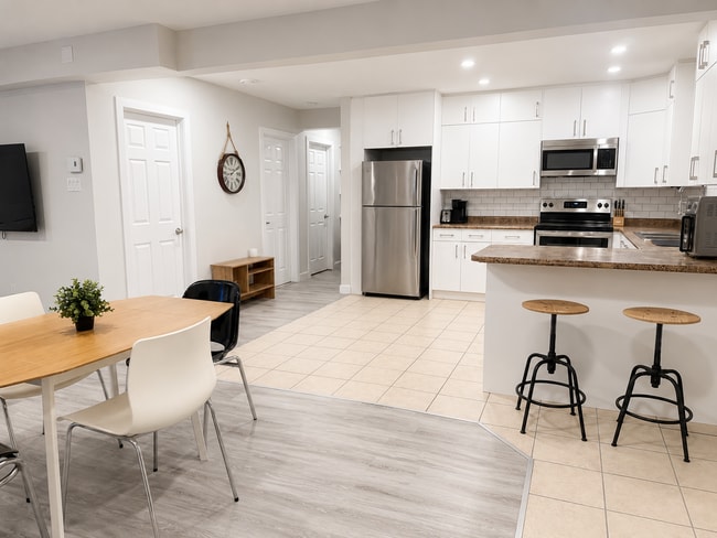 Spacious kitchen - 203 Rue Dollard-Des Ormeaux Unit Furnished 2BR / 1BA Apartment