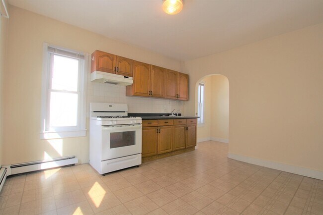 Photo - 35 Danforth St Unit 2