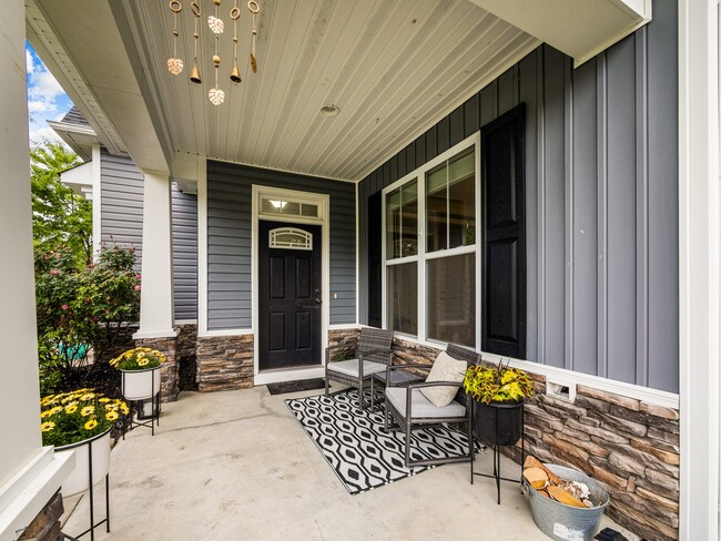 Photo - 154 Cornel Ln