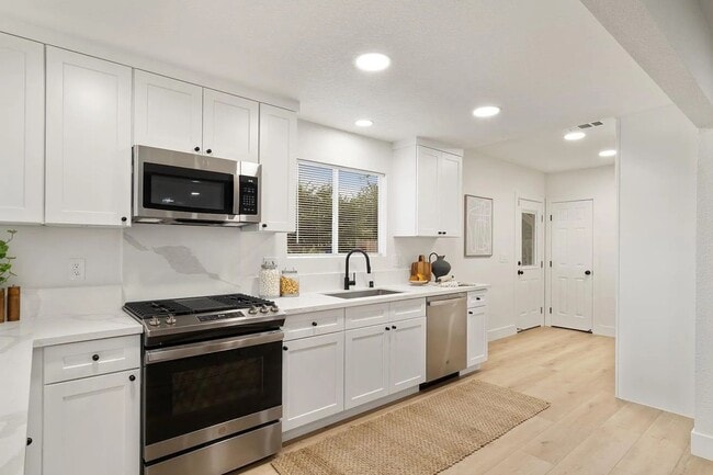 Photo - 5891 28th St