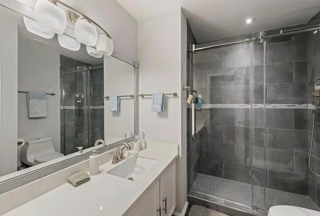 Photo - 1920 Augusta Dr Unidad 30