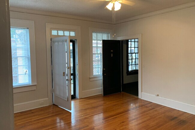 Photo - Virginia Court Apartments