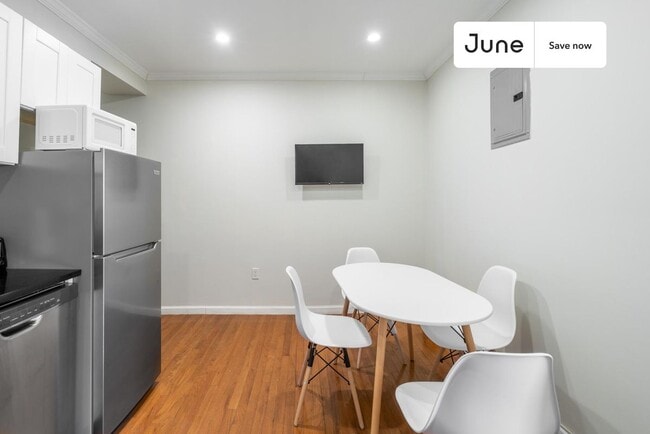 Photo - 133 Avenue D