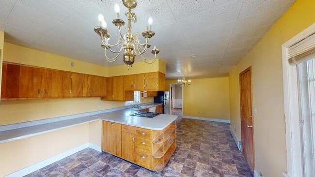 Photo - 207 6th Ave NW