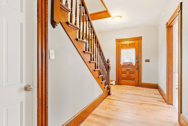 Photo - 2154 Main St