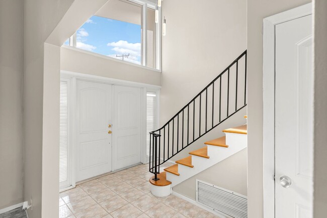 Photo - Waterfront 3 Bedroom in Yacht Club Estates