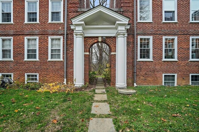 Photo - 3810 39th St NW