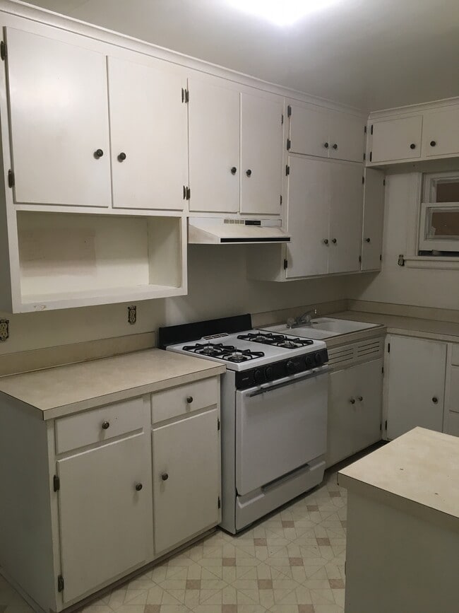 Photo - 2103 Olive St