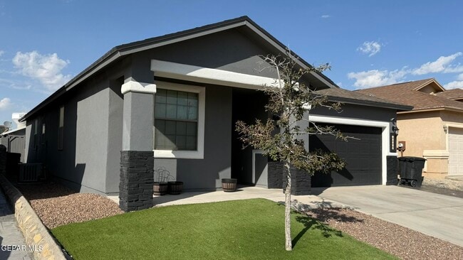 Photo - 13139 Saker Dr