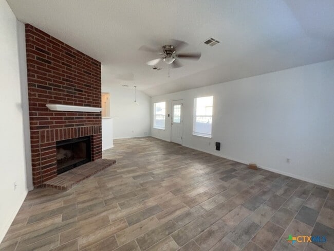 2304 Garrett Dr