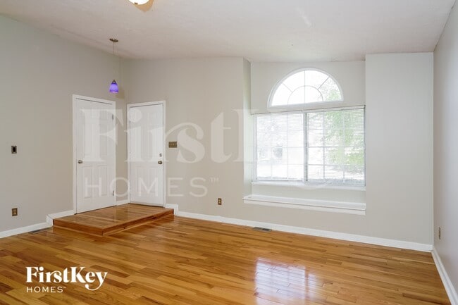 Photo - 5821 Buck Rill Dr