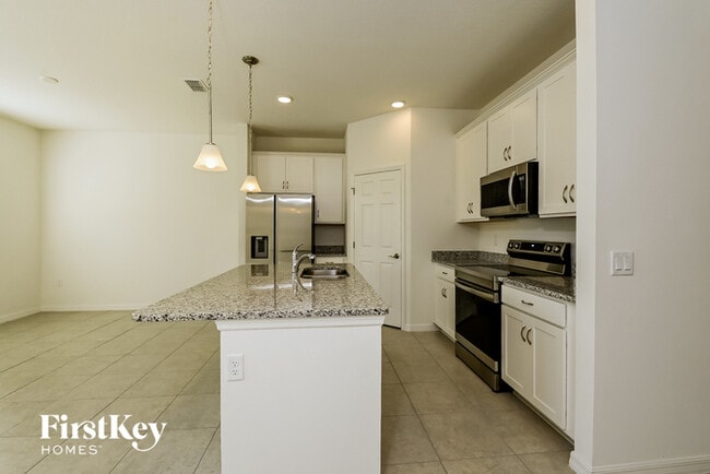 Photo - 315 Corbel Ln