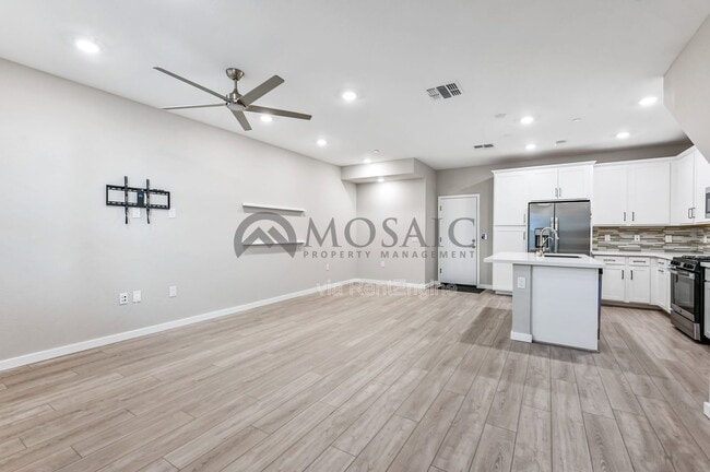 Photo - 778 E Harper St