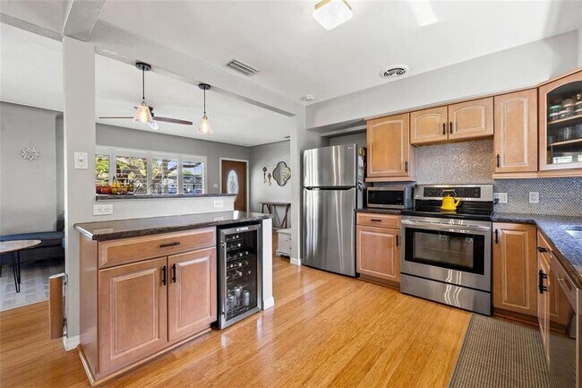Photo - 4126 25th Ave N