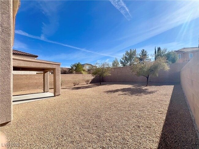 Photo - 2439 Blackcraig St