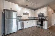 1BR, 1BR - 680SF - Kitchen