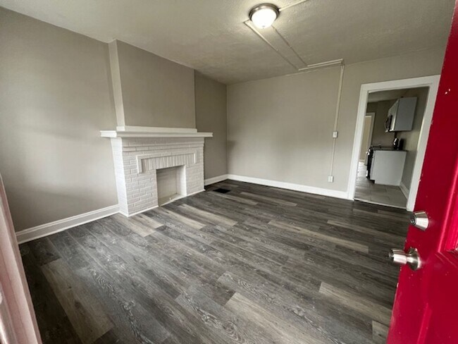 87-97 N. Burgess Avenue