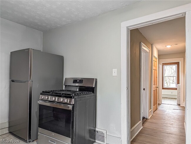 Photo - 1268 Pondview Ave Unit B