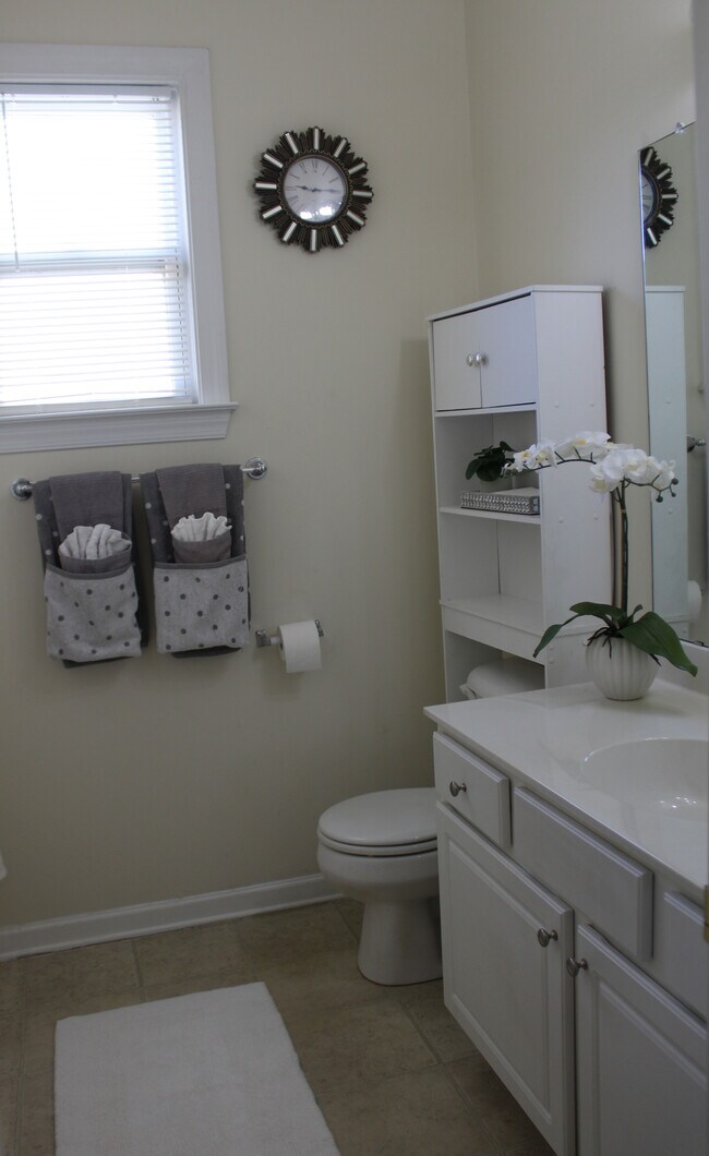 Photo - 353 Southgate Dr