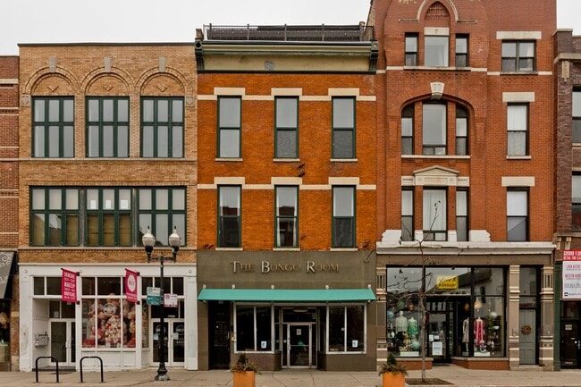 Building Photo - 1470 N Milwaukee Ave Unit 3