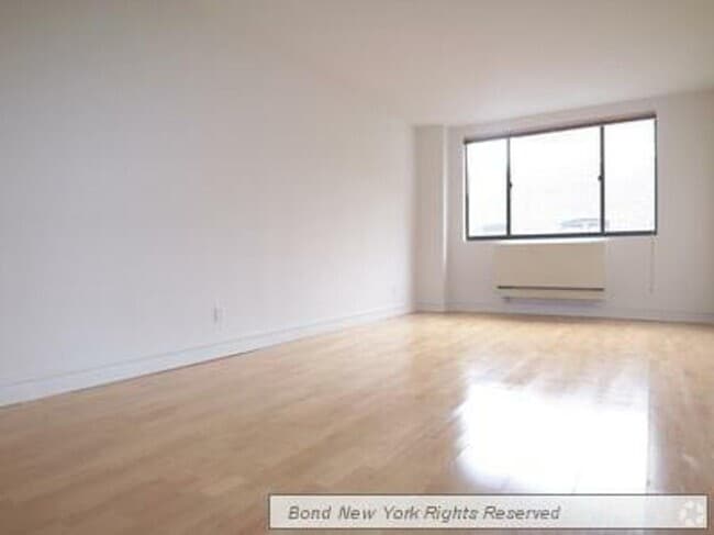 Building Photo - 323 W 96th St Unit PH12 Rental