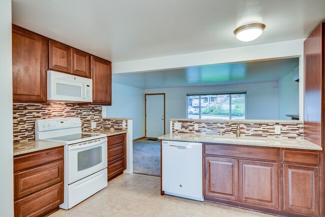 Photo - 4 Bed 2 bath Home in the Heart of Oak Harbor