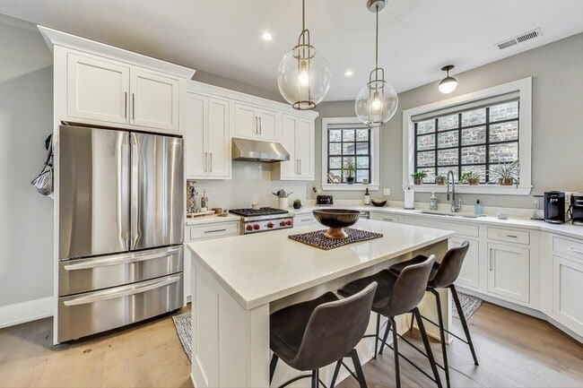 Photo - 2511 N Francisco Ave