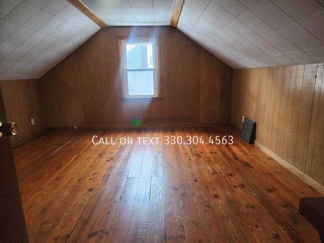 Photo - 1327 25th St NE