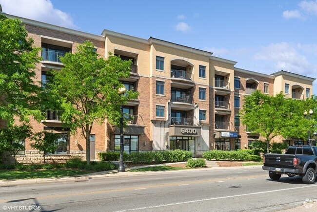 Building Photo - 6400 N Northwest Hwy Unit 302 Rental