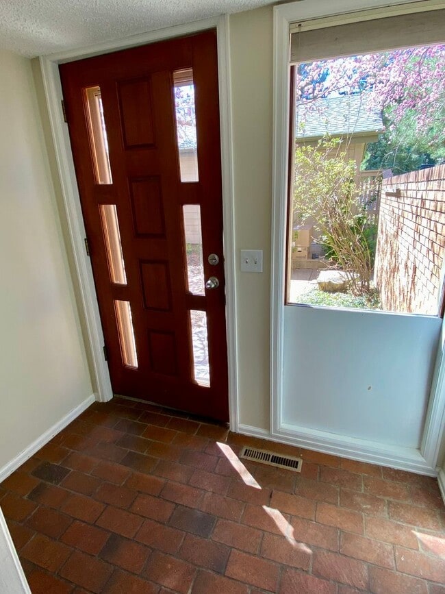 Photo - Sunlight and Stylish 3 Bedroom Townhouse by Wonderland Lake