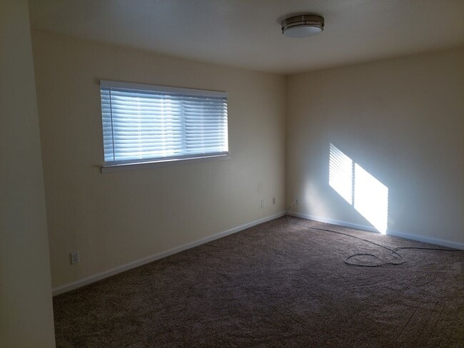 Photo - 2 Bedroom duplex with one car garage